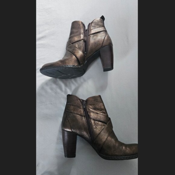 Born Bronze Leather Ankle Boots , size 8 - Picture 2 of 4